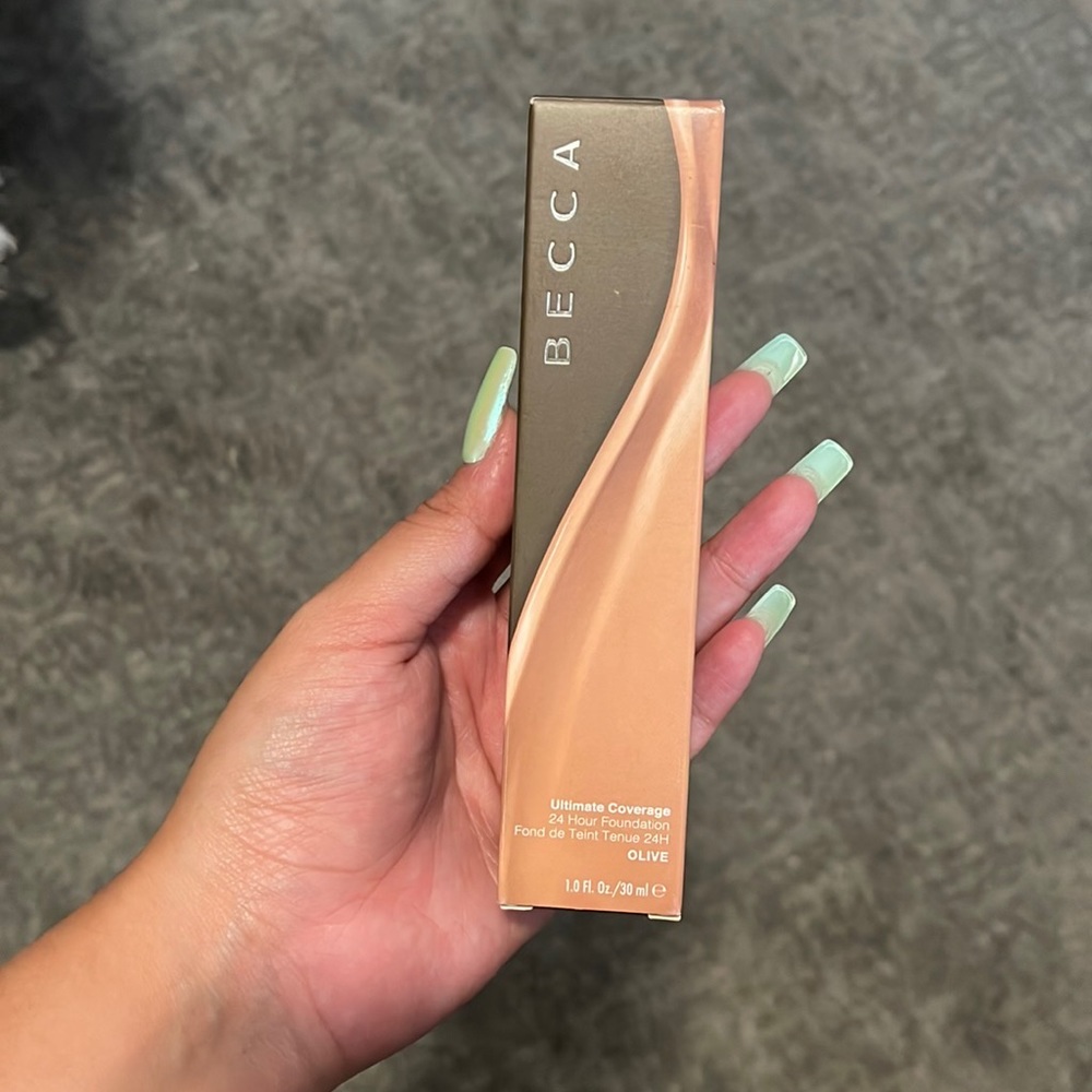 Becca Ultimate coverage